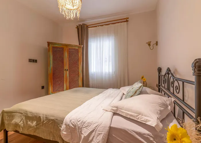 Mediha Hanım Konağı Alaçatı *