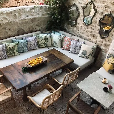 Mediha Hanim Konagi Alacati Çeşme
