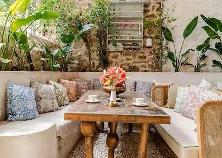 Mediha Hanim Konagi Alacati * Cesme